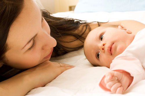 Pourquoi il ne faut pas utiliser d’oreiller pour les bébés