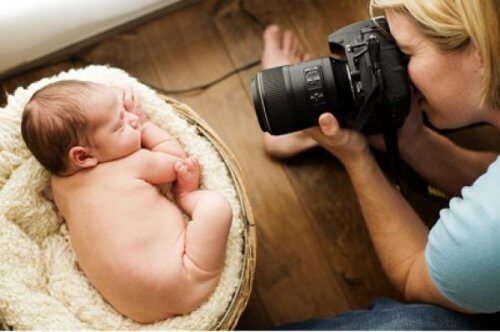 Un bébé peut-il devenir aveugle avec le flash des photos ?