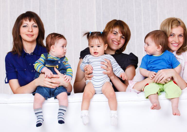 Les mères plus âgées sont plus douces avec leurs enfants