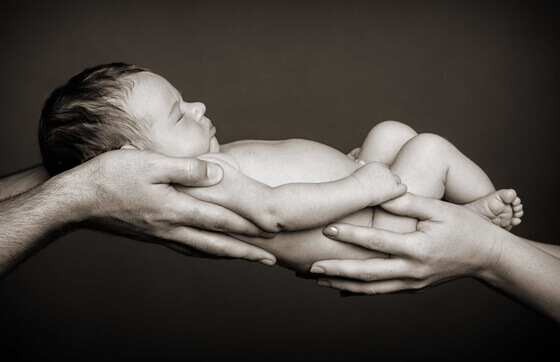 Nouveaux parents d'une bébé