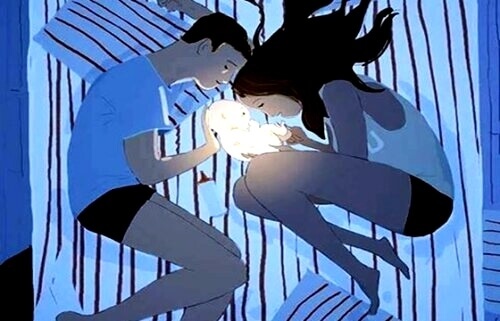 Laissez votre conjoint vous aider et partager votre bonheur avec le sourire