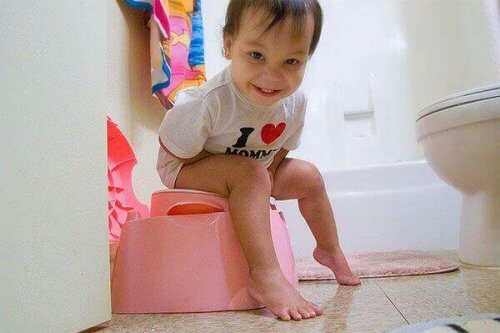 Comment apprendre à son enfant à aller sur le pot et à arrêter les couches ?