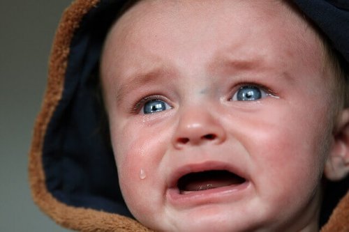 les bébés pleurer