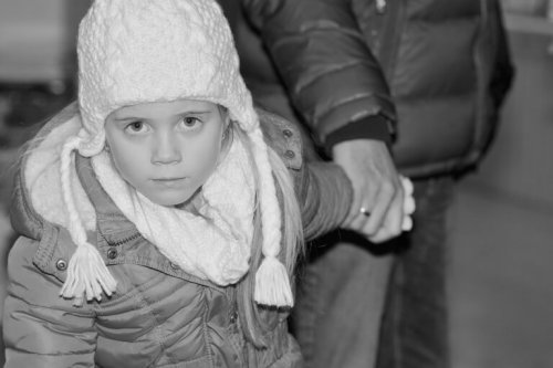 Prenez le temps de lui enlever et remettre son manteau