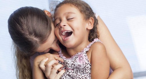 L'attachement façonne la personnalité des enfants