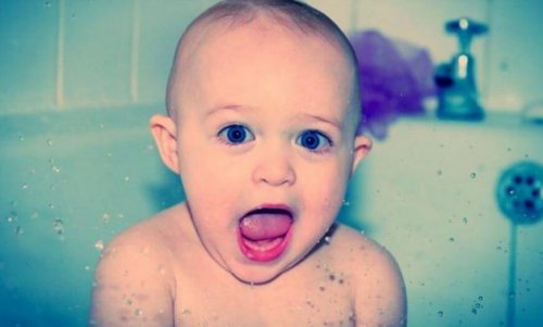 Il faut lui donner trois bains par semaine la première année.