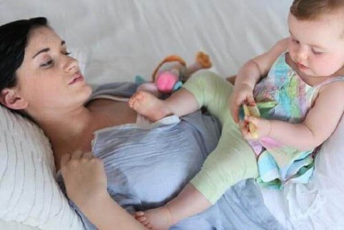 Les menstruations reprennent un cycle normal quatre mois après l'accouchement.