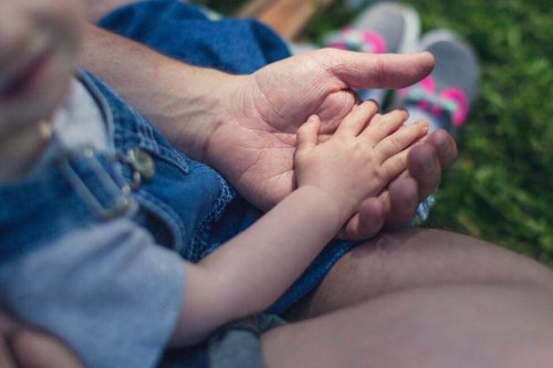 enfant avec son père