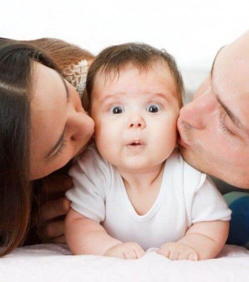 Pourquoi mon enfant préfère-t-il maman ou papa ?