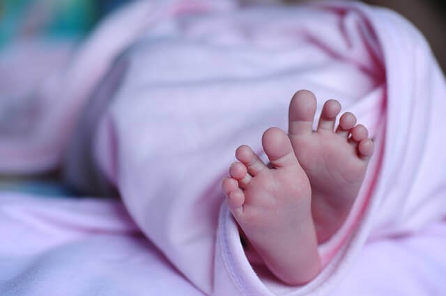 Les bébés ont besoin de manger très souvent pour permettre une croissance régulière et maximale de leur corps et de leur système nerveux