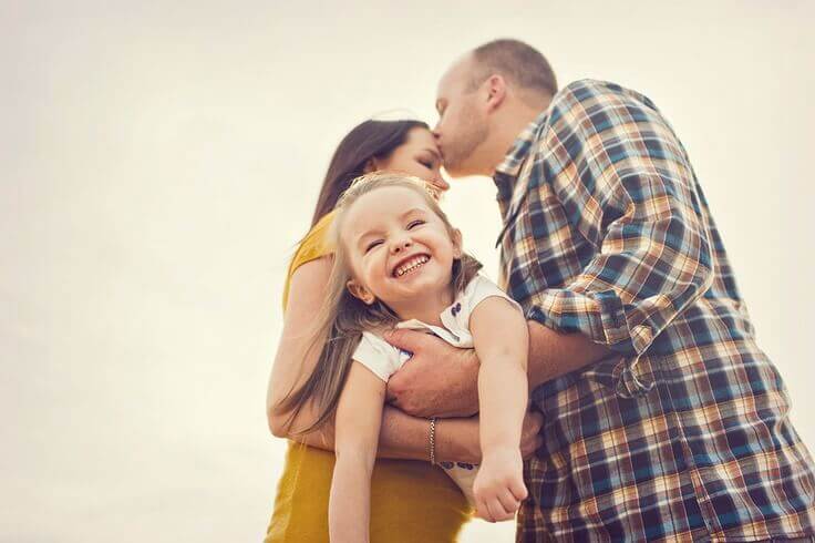 Passer du temps avec son partenaire, sortir entre amis et avoir une vie en dehors de la maternité nous aide à mieux vivre notre quotidien quand on est maman