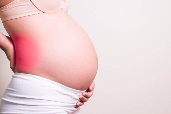 Le paracétamol peut soulager les douleurs lombaires pendant la grossesse