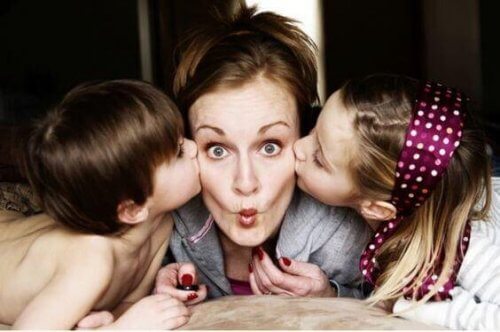 Maman, arrête-toi un instant, vis et profite de moi