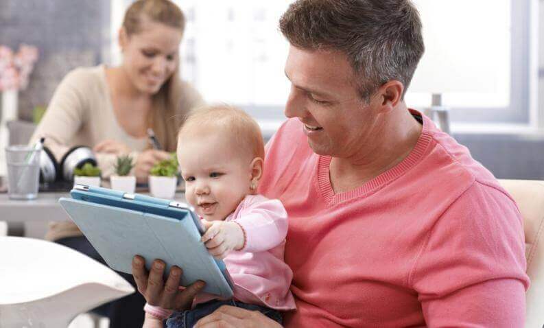 Être parent après 40 ans résulte d'un choix bien réfléchi entre le père et la mère