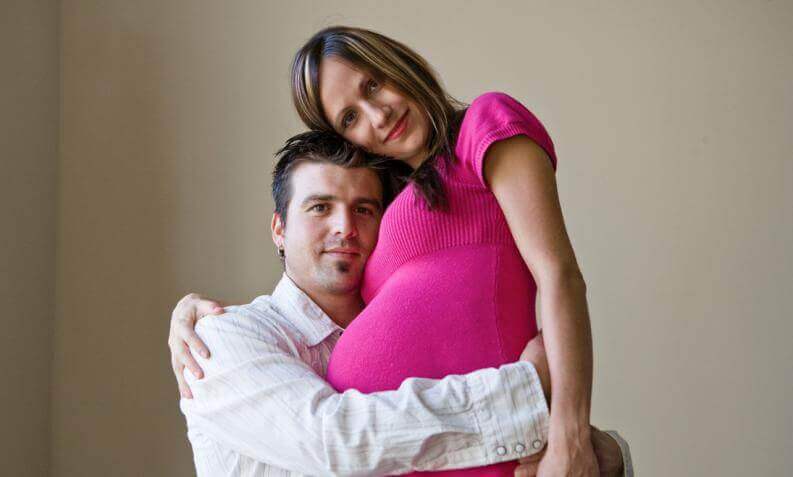 Être parent après 40 ans apporte une plus grande stabilité émotionnelle au sein de la famille