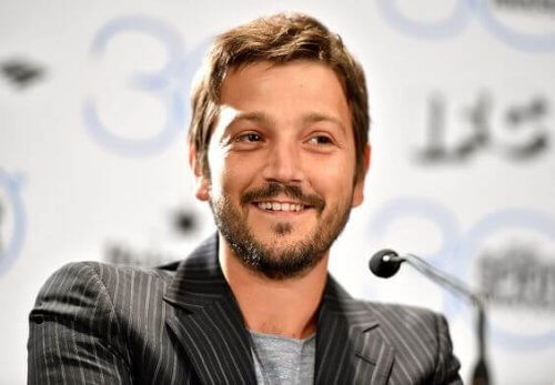 Diego Luna fait la voix off du court-métrage "Ta mère est une menteuse".