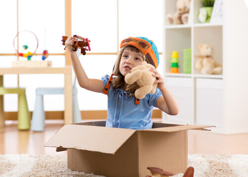 Les enfants qui parlent seuls : Est-ce quelque chose de positif ou de négatif ?