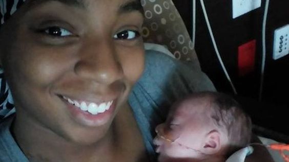 Cette femme a eu trois paires de jumeaux en seulement 26 mois