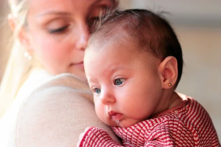 Les pleurs d'un bébé peuvent submerger les parents s'ils sont incontrôlables
