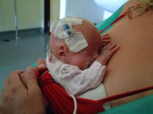 Poids plume à la naissance : quels sont les risques ?