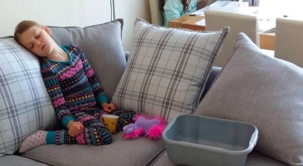 Madison, cette jeune fille que ses parents promènent en poussette à cause de sa maladie