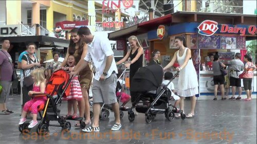 Jusqu'à l'âge de 3 ans , la poussette est le moyen de transport le plus sûr