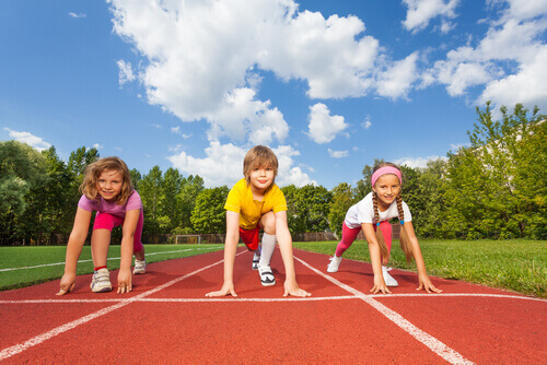 On fait du sport pendant l'enfance sans être en compétition.