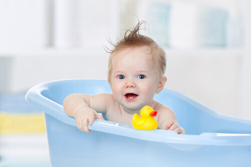 La température idéale pour le bain de bébé
