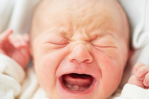 Un sommeil inversé chez un bébé peut avoir des répercutions négatives sur sa santé et celle de ses parents