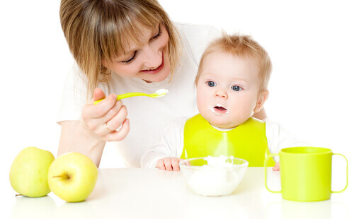 Des recettes sucrées pour les bébés de 9 à 12 mois