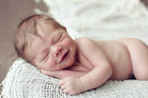 Bébé au sourire d'ange