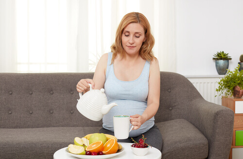 Il est important de boire suffisamment et de manger beaucoup de fruits et céréales durant le second trimestre de grossesse