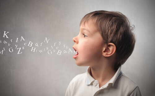 Mon enfant ne peut pas prononcer le R et le S : comment puis-je l'aider ?