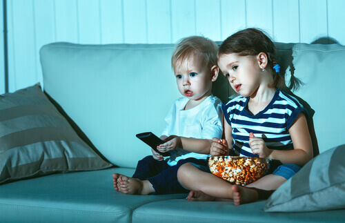 Pourquoi les enfants regardent-ils le même film encore et encore ?