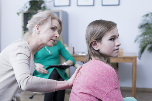 8 signes que vous êtes une mère surprotectrice