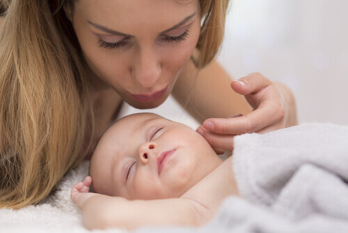 7 comportements du bébé durant les premiers mois