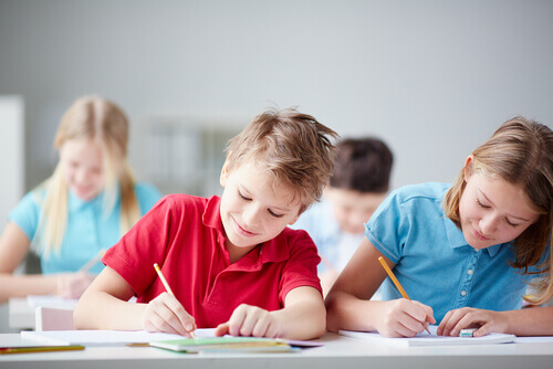 Des paroles d'enfants qui indiquent une bonne éducation