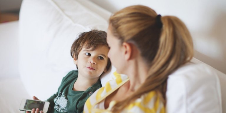 Le besoin d'attention : que faire si votre enfant en demande trop ?