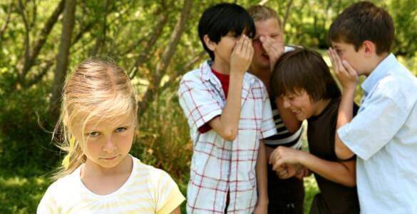 "On se moque de mon enfant à l'école", c'est une angoisse pour chaque parent qui voit son enfant abattu