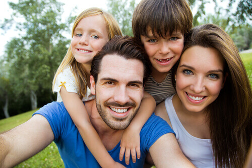 De quoi dépend la couleur des yeux et des cheveux de vos enfants ?