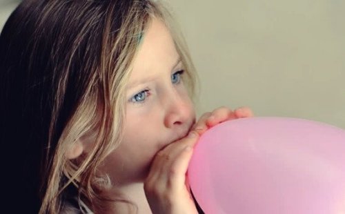 La technique du ballon pour calmer les enfants nerveux