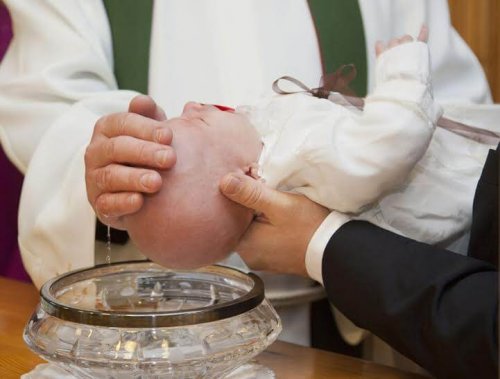 Le parrain de baptême doit s'engager pour une durée indéterminée dans la vie de son filleul