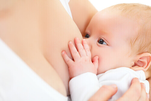 Les meilleures positions pour allaiter le bébé