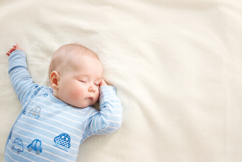 Le sommeil du nourrisson doit être surveillé de près durant la première année de sa vie