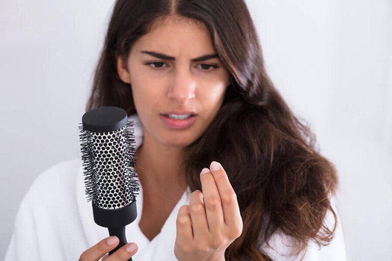 Que faire contre la perte de cheveux après l'accouchement ?