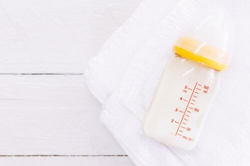 Astuces pour nettoyer le biberon de bébé