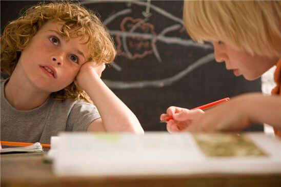 La concentration des enfants peut être améliorée au quotidien grâce à des actions faciles à mettre en pratique