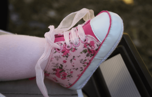 Marcher pieds nus