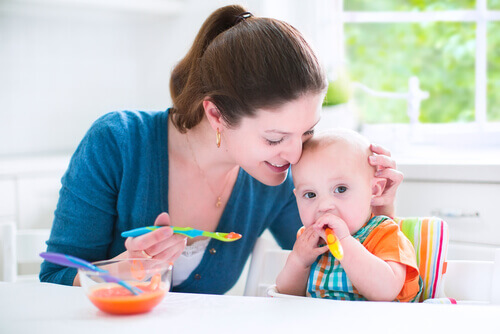 Les purées de légumes permettent au bébé de découvrir de nouvelles saveurs et de s'habituer à une alimentation saine