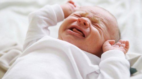 Comment savoir si votre bébé souffre des coliques